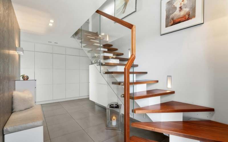 wood - glass mix staircase